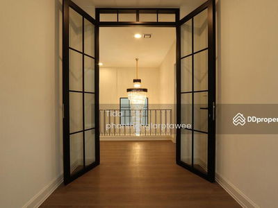 Nantawan Rama 9 New Krungthepkreetha, Bangkok, Thailand Nantawan Rama 9 New Krungthepkreetha, Bangkok, Thailand