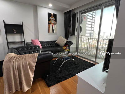 Abstracts Phahonyothin Park, Bangkok, Thailand Abstracts Phahonyothin Park, Bangkok, Thailand