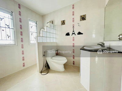 Seranee Raya 2, Bangkok, Thailand Seranee Raya 2, Bangkok, Thailand