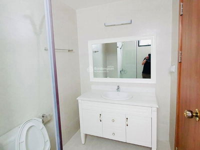 Golden Field My Dinh, Vietnam Golden Field My Dinh, Vietnam