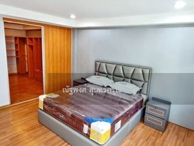 St. Andrew's School (1.5 km.), BTS Phra Khanong (2.5 km.), Bangkok, Thailand St. Andrew's School (1.5 km.), BTS Phra Khanong (2.5 km.), Bangkok, Thailand