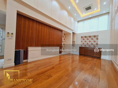 Townhouse in Compound, Bangkok, Thailand Townhouse in Compound, Bangkok, Thailand