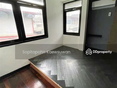 10400, Bangkok, Thailand 10400, Bangkok, Thailand