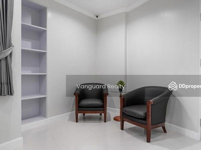 Fifty Fifth Tower, Bangkok, Thailand Fifty Fifth Tower, Bangkok, Thailand