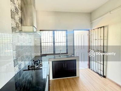 Single house for rent, lots of space Sriracha Tower Village, Nine Kilo, Sriracha, Chon Buri, Thailand Single house for rent, lots of space Sriracha Tower Village, Nine Kilo, Sriracha, Chon Buri, Thailand