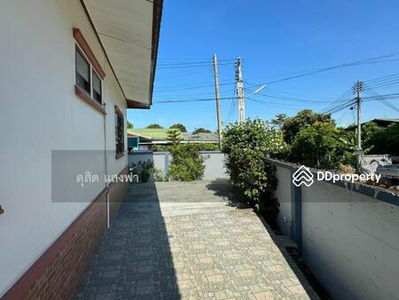 Single house for rent, lots of space Sriracha Tower Village, Nine Kilo, Sriracha, Chon Buri, Thailand Single house for rent, lots of space Sriracha Tower Village, Nine Kilo, Sriracha, Chon Buri, Thailand