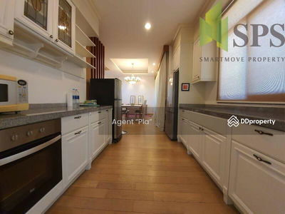 Narasiri Pattanakarn-Srinakarin, Bangkok, Thailand Narasiri Pattanakarn-Srinakarin, Bangkok, Thailand