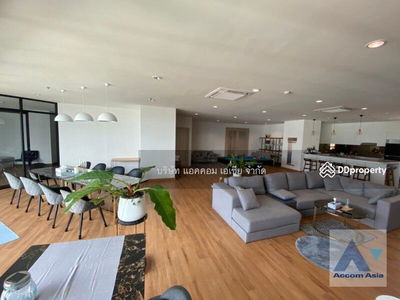 Baan Sathorn Chaopraya, Bangkok, Thailand Baan Sathorn Chaopraya, Bangkok, Thailand