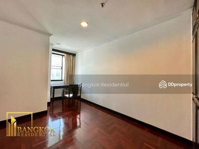 Lake Green, Bangkok, Thailand Lake Green, Bangkok, Thailand