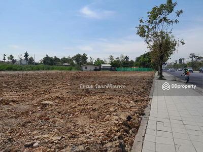 Filled land for rent, along Sukhaphiban 5, opposite Big C, Food Place, Susco Express gas station, 5 plots, Bangkok., Thailand Filled land for rent, along Sukhaphiban 5, opposite Big C, Food Place, Susco Express gas station, 5 plots, Bangkok., Thailand