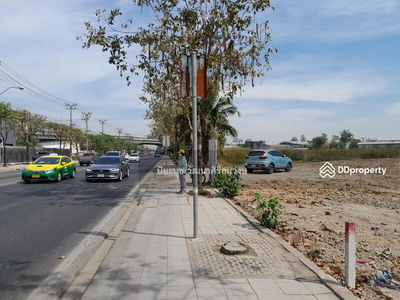 Filled land for rent, along Sukhaphiban 5, opposite Big C, Food Place, Susco Express gas station, 5 plots, Bangkok., Thailand Filled land for rent, along Sukhaphiban 5, opposite Big C, Food Place, Susco Express gas station, 5 plots, Bangkok., Thailand