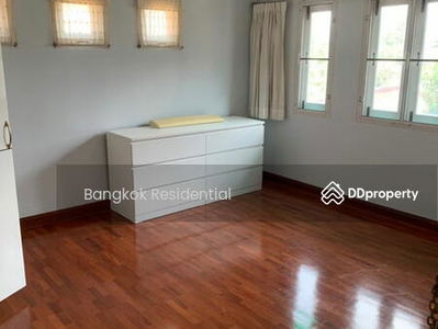 Townhouse in Compound, Bangkok, Thailand Townhouse in Compound, Bangkok, Thailand