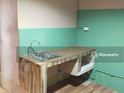 Townhouse in Ekkamai 12, Bangkok, Thailand Townhouse in Ekkamai 12, Bangkok, Thailand