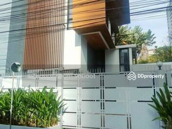 Exclusive 4-Bedroom House, Bangkok, Thailand Exclusive 4-Bedroom House, Bangkok, Thailand