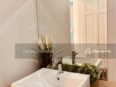 Sukhumvit Living Town, Bangkok, Thailand Sukhumvit Living Town, Bangkok, Thailand