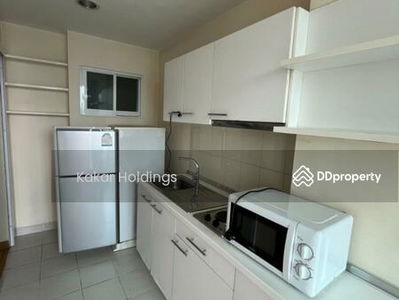 Life @ Sukhumvit 65, Bangkok, Thailand Life @ Sukhumvit 65, Bangkok, Thailand