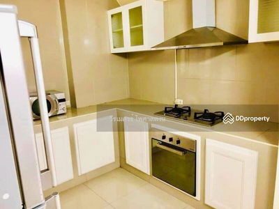 For rent, 4-story single house, Sukhumvit 31, near BTS Phrom Phong, Emporium, area 40 sq m, 4 bedrooms, 5 bathrooms, Bangkok, Thailand For rent, 4-story single house, Sukhumvit 31, near BTS Phrom Phong, Emporium, area 40 sq m, 4 bedrooms, 5 bathrooms, Bangkok, Thailand