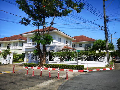 Mantana Prayasuren 26, Bangkok, Thailand Mantana Prayasuren 26, Bangkok, Thailand