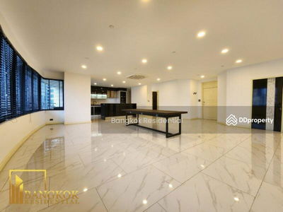 Moon Tower, Bangkok, Thailand Moon Tower, Bangkok, Thailand