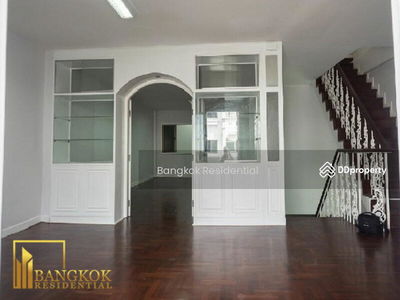 4 Bed Townhouse in Sukhumvit 71, Phra Khanong, Bangkok, Thailand 4 Bed Townhouse in Sukhumvit 71, Phra Khanong, Bangkok, Thailand