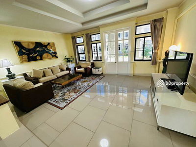 Since chicha, Bangkok, Thailand Since chicha, Bangkok, Thailand