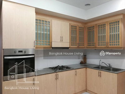 Prompong Mansion, Bangkok, Thailand Prompong Mansion, Bangkok, Thailand