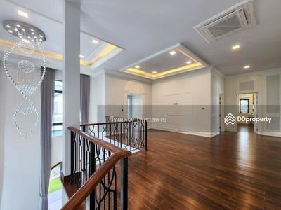 The Palazzo Srinakarin, Bangkok, Thailand The Palazzo Srinakarin, Bangkok, Thailand