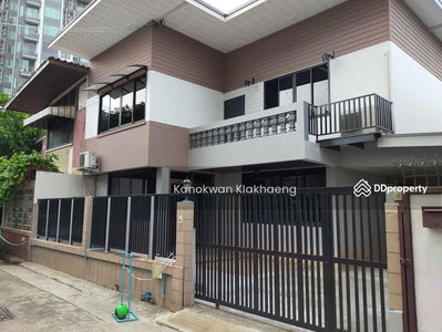 Detached house Sukhumvit Ekamai Detached house Sukhumvit Ekamai (GH-777), Bangkok, Thailand Detached house Sukhumvit Ekamai Detached house Sukhumvit Ekamai (GH-777), Bangkok, Thailand