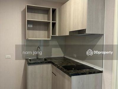 Elio Sathorn-Wutthakat, Bangkok, Thailand Elio Sathorn-Wutthakat, Bangkok, Thailand