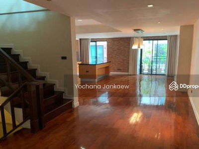 Large 4-Br Townhouse near BTS Phrom Phong, Bangkok, Thailand Large 4-Br Townhouse near BTS Phrom Phong, Bangkok, Thailand