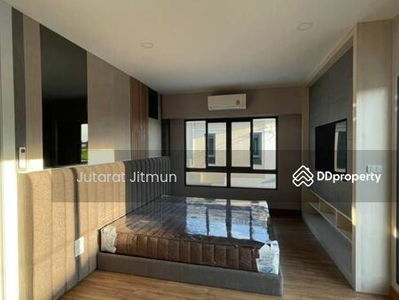 Centro Wongwaen-Chatuchot, Bangkok, Thailand Centro Wongwaen-Chatuchot, Bangkok, Thailand