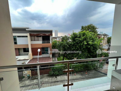 Pattra Mo Town, Nonthaburi, Thailand Pattra Mo Town, Nonthaburi, Thailand