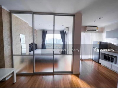 Lumpini Park Rama 9 - Ratchada, Bangkok, Thailand Lumpini Park Rama 9 - Ratchada, Bangkok, Thailand