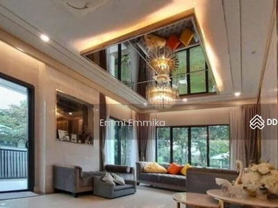 Burasiri Pattanakarn, Bangkok, Thailand Burasiri Pattanakarn, Bangkok, Thailand