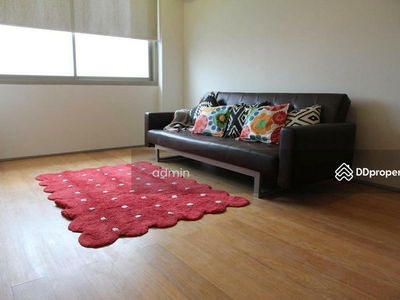 Ficus Lane, Bangkok, Thailand Ficus Lane, Bangkok, Thailand