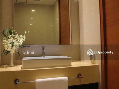 Ficus Lane, Bangkok, Thailand Ficus Lane, Bangkok, Thailand