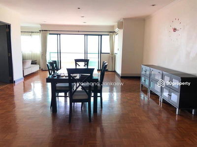 Sathorn Gardens, Bangkok, Thailand Sathorn Gardens, Bangkok, Thailand