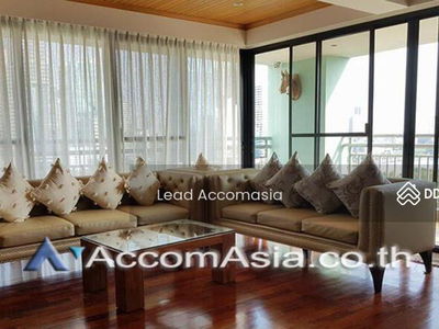 Lake Green, Bangkok, Thailand Lake Green, Bangkok, Thailand