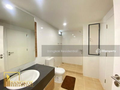 D.S. Tower 1 Sukhumvit 33, Bangkok, Thailand D.S. Tower 1 Sukhumvit 33, Bangkok, Thailand