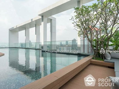 Life Sukhumvit 48, Bangkok, Thailand Life Sukhumvit 48, Bangkok, Thailand