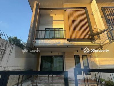 Townhome for rent, behind Suea Palm Hill University, Sriracha, Chon Buri., Thailand Townhome for rent, behind Suea Palm Hill University, Sriracha, Chon Buri., Thailand