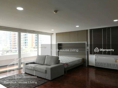 Prompong Mansion, Bangkok, Thailand Prompong Mansion, Bangkok, Thailand