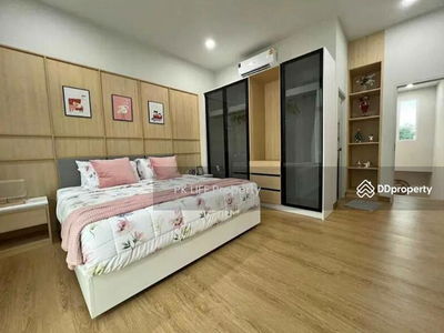 Gehäuse In Kathu, Thailand Gehäuse In Kathu, Thailand