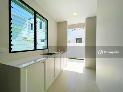 Nantawan Rama 9 New Krungthepkreetha, Bangkok, Thailand Nantawan Rama 9 New Krungthepkreetha, Bangkok, Thailand