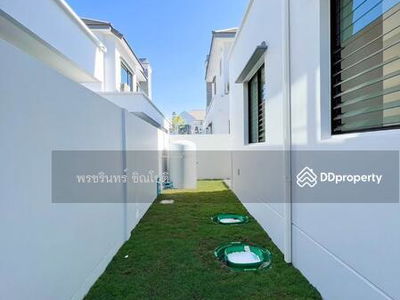 Nantawan Rama 9 New Krungthepkreetha, Bangkok, Thailand Nantawan Rama 9 New Krungthepkreetha, Bangkok, Thailand