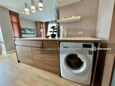 Green Lake Sriracha, Chon Buri, Thailand Green Lake Sriracha, Chon Buri, Thailand