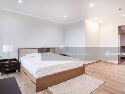 Fifty Fifth Tower, Bangkok, Thailand Fifty Fifth Tower, Bangkok, Thailand