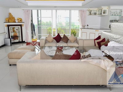 Oriental Towers, Bangkok, Thailand Oriental Towers, Bangkok, Thailand