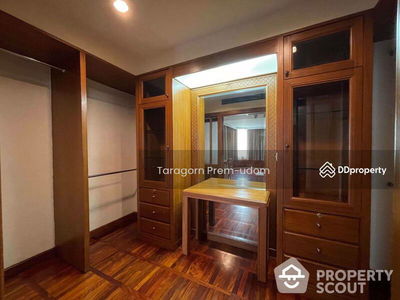 Suan Phinit Place, Bangkok, Thailand Suan Phinit Place, Bangkok, Thailand