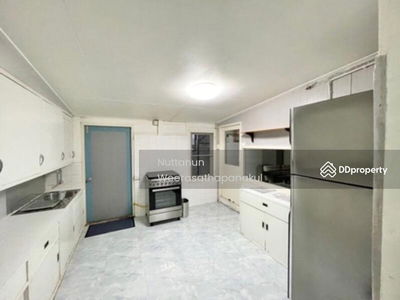 Single house for rent, Phahonyothin Soi 8, Bangkok., Thailand Single house for rent, Phahonyothin Soi 8, Bangkok., Thailand